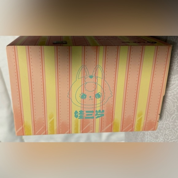 Baby Three Fortune Cat Zipper bag series.Blind Box Plush Figure Collectible 400%